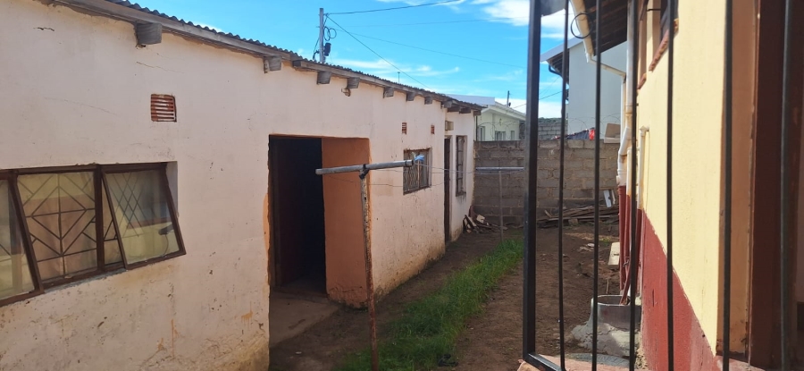 6 Bedroom Property for Sale in Mdantsane Nu 17 Eastern Cape